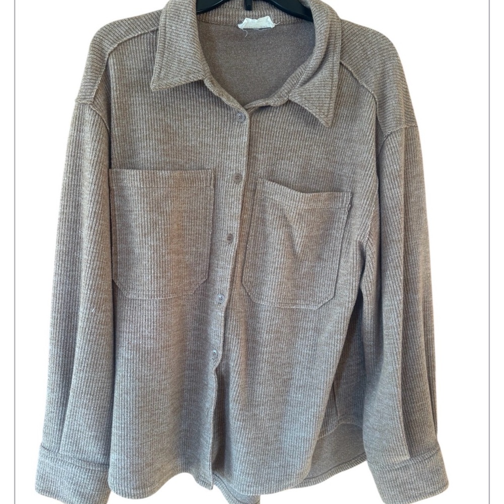 Women's Ribbed Button-Up Top -Brown